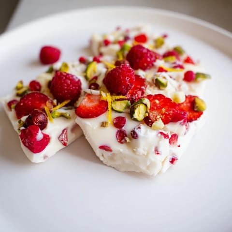 Frozen Yogurt Bark Berries