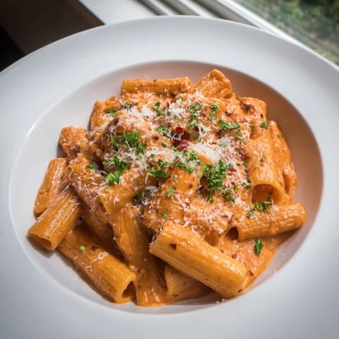 Gigi Hadid Spicy Rigatoni